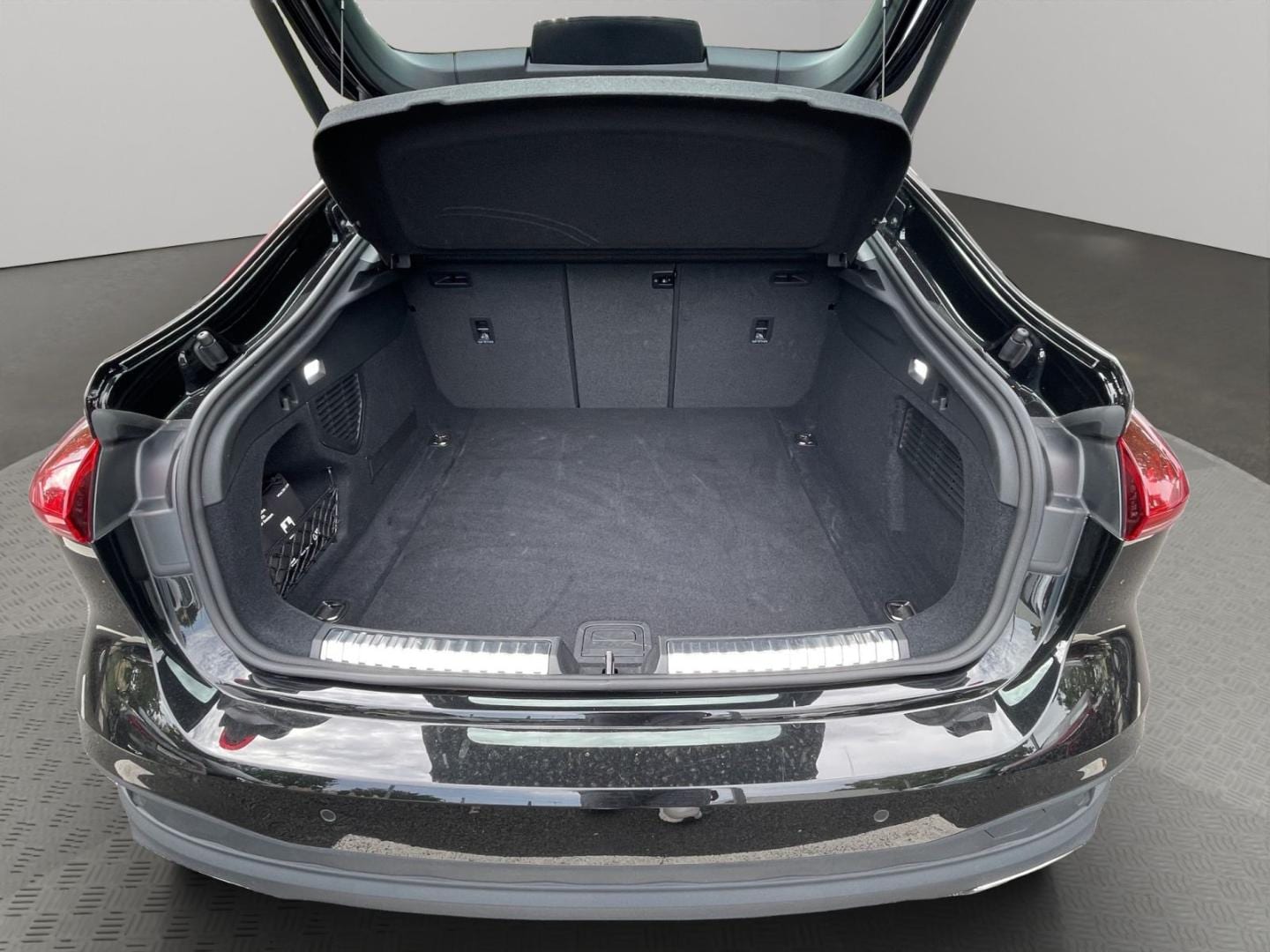Bild über Audi A5 Limousine TFSI quattro 150 kW S tronic - für weitere Informationen kontaktieren Sie den Audi Partner