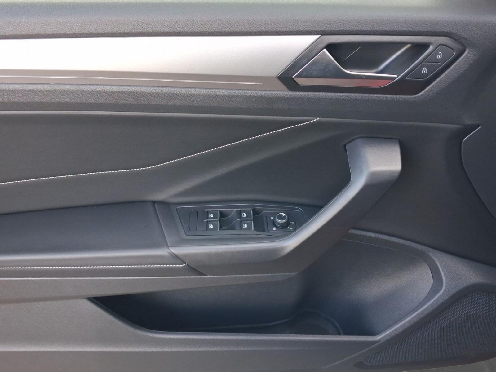 Volkswagen T-Roc Cabriolet – Bild 15