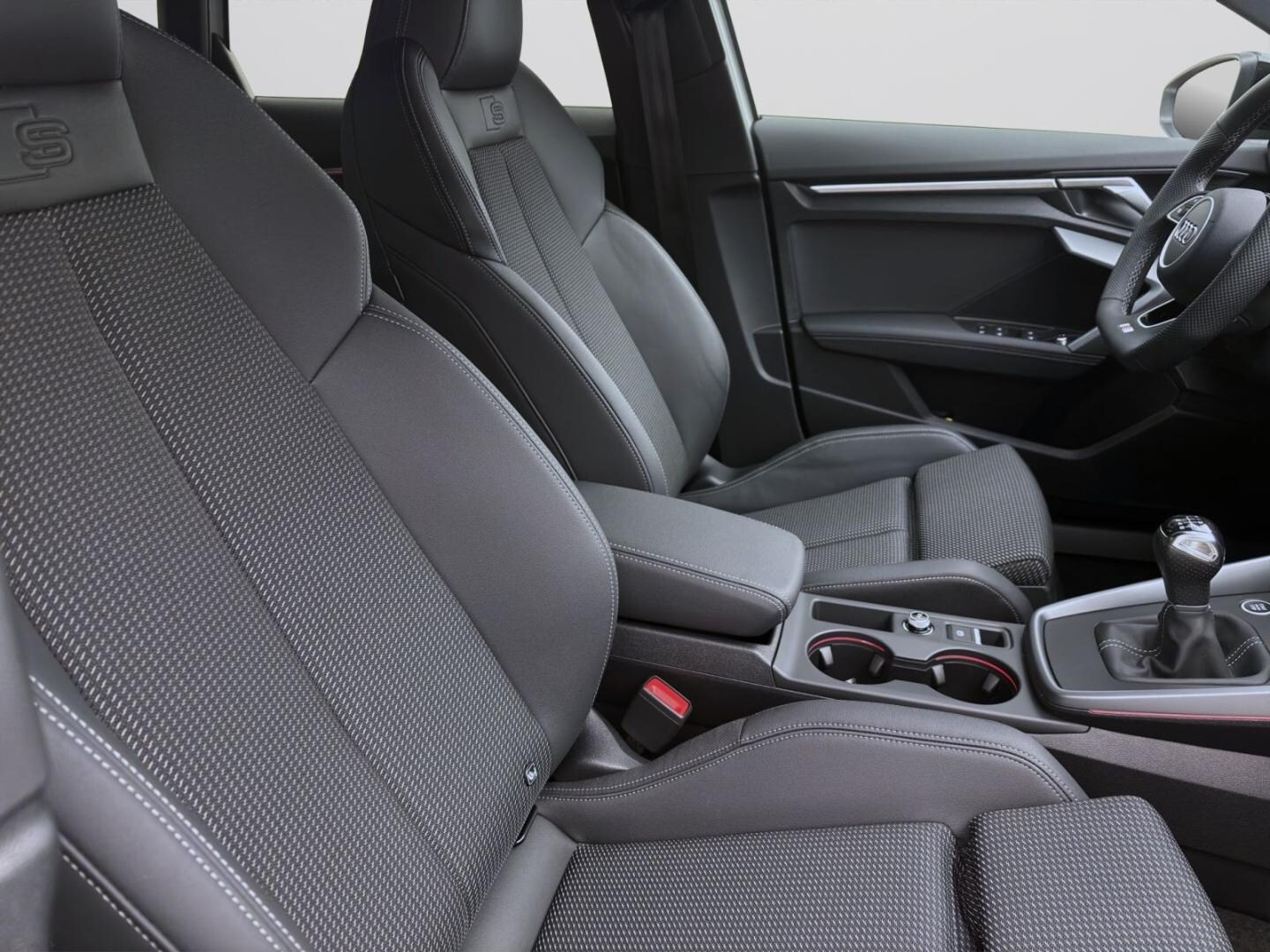 Bild über Audi A3 Sportback TDI Schaltgetriebe - für weitere Informationen kontaktieren Sie den Audi Partner