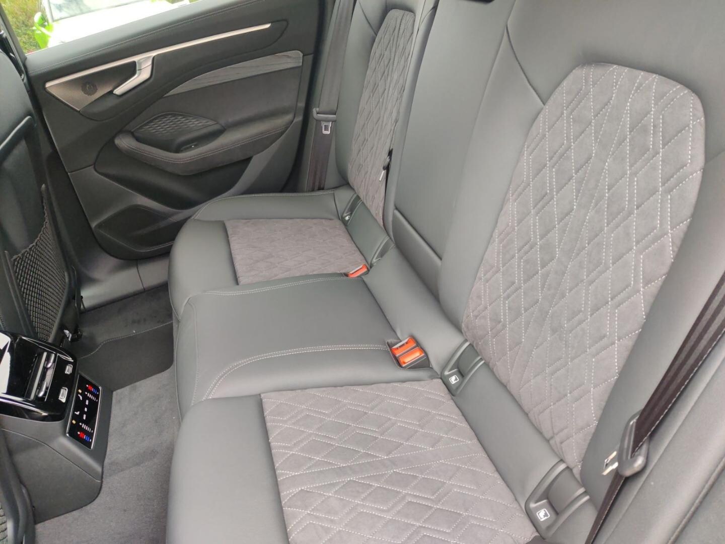 Bild über Audi A6 Avant edition one TDI quattro 150 kW S tronic - für weitere Informationen kontaktieren Sie den Audi Partner