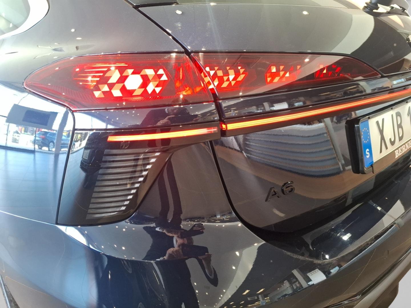 Bild som visar&nbsp;Audi A6 Avant&nbsp;A6 Avant TDI quattro S line 150 kWS tronic - för mer information kontakta din Audi Partner