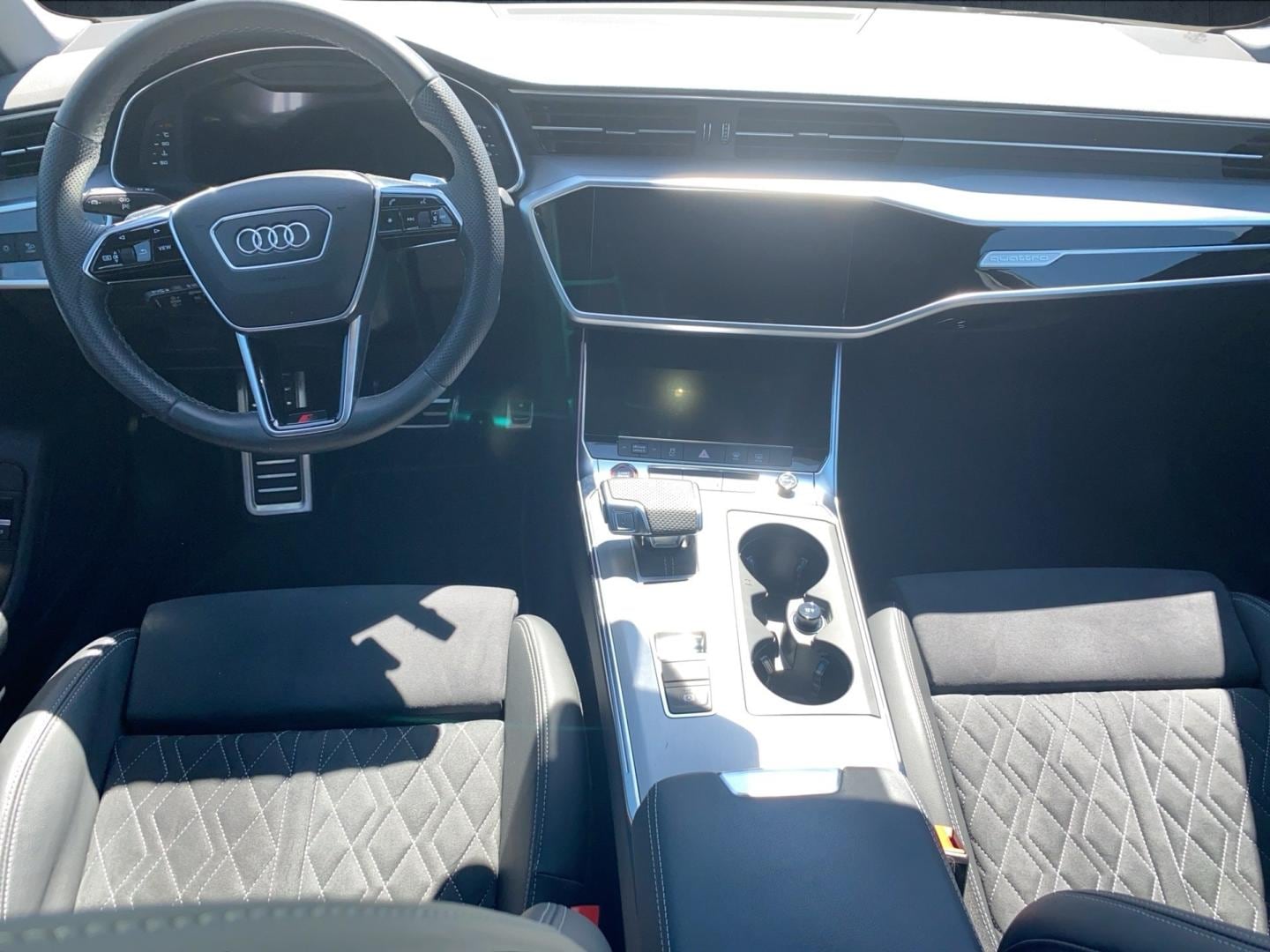 Bild über Audi S6 Limousine TDI quattro tiptronic - für weitere Informationen kontaktieren Sie den Audi Partner