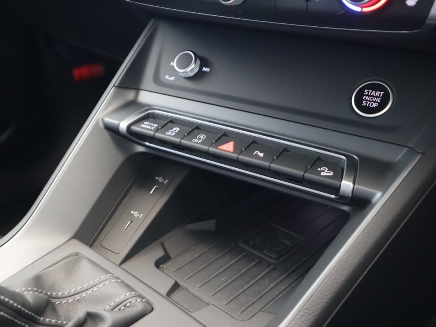 Audi Q3 35 TFSI S line 110(150) kW(PS) S tronic for more details contact your dealer