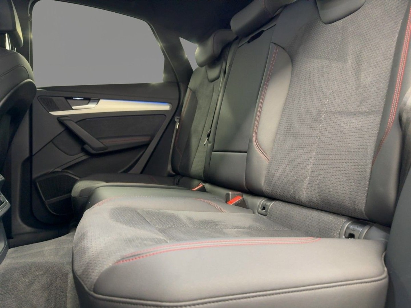 Bild über Audi Q5 Sportback 40 TDI quattro S tronic - für weitere Informationen kontaktieren Sie den Audi Partner