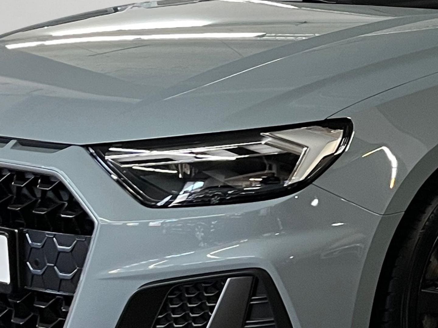 Bild über Audi A1 Sportback S line 30 TFSI Schaltgetriebe - für weitere Informationen kontaktieren Sie den Audi Partner