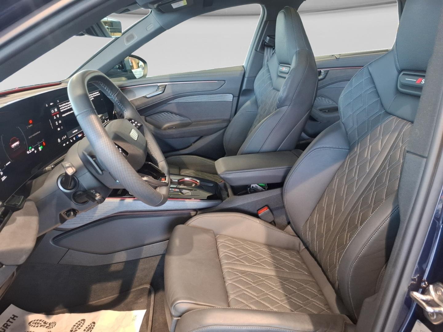 Bild som visar&nbsp;Audi A6 Avant&nbsp;A6 Avant TDI quattro S line 150 kWS tronic - för mer information kontakta din Audi Partner