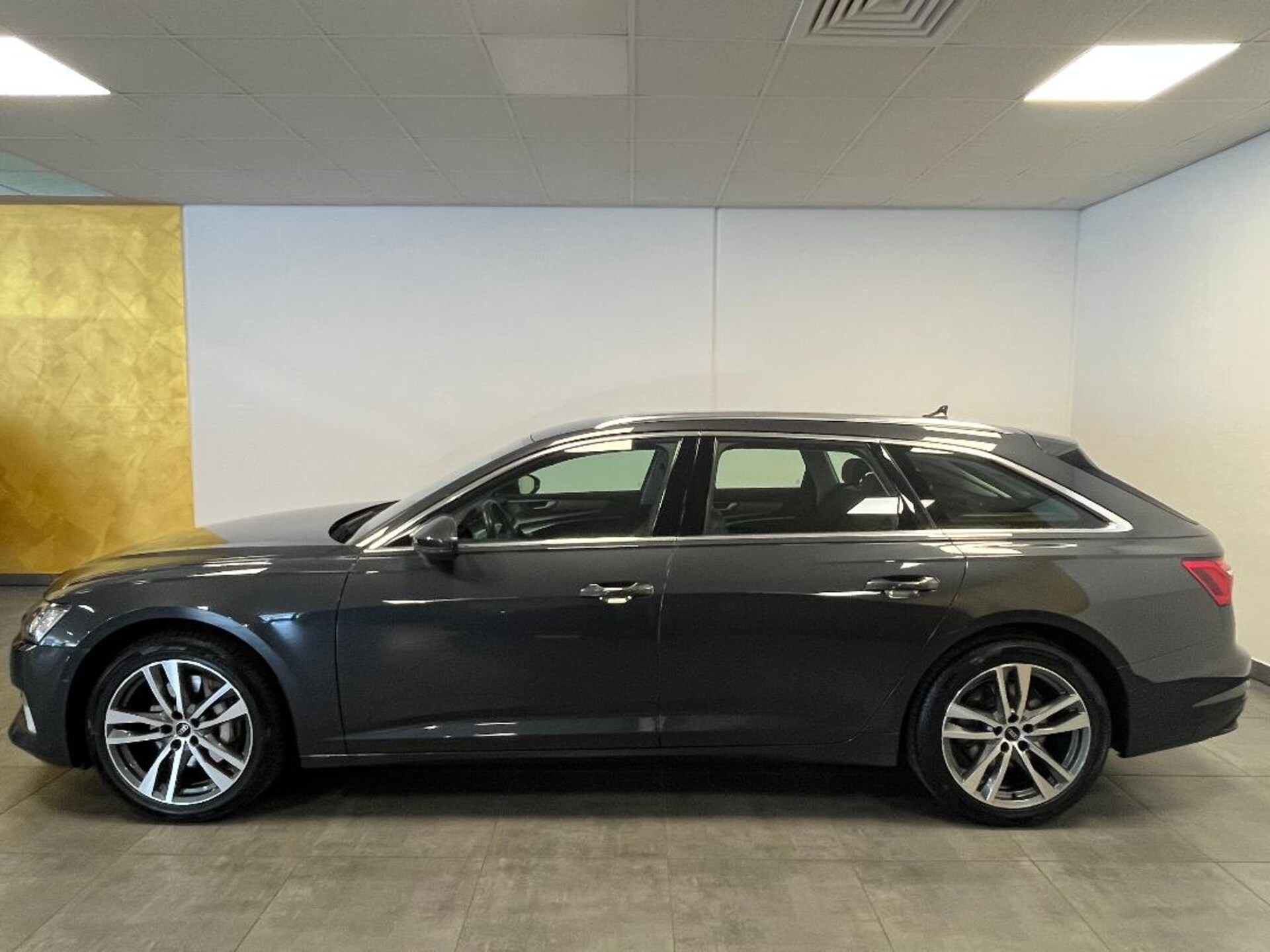 Audi A6 Avant Advance