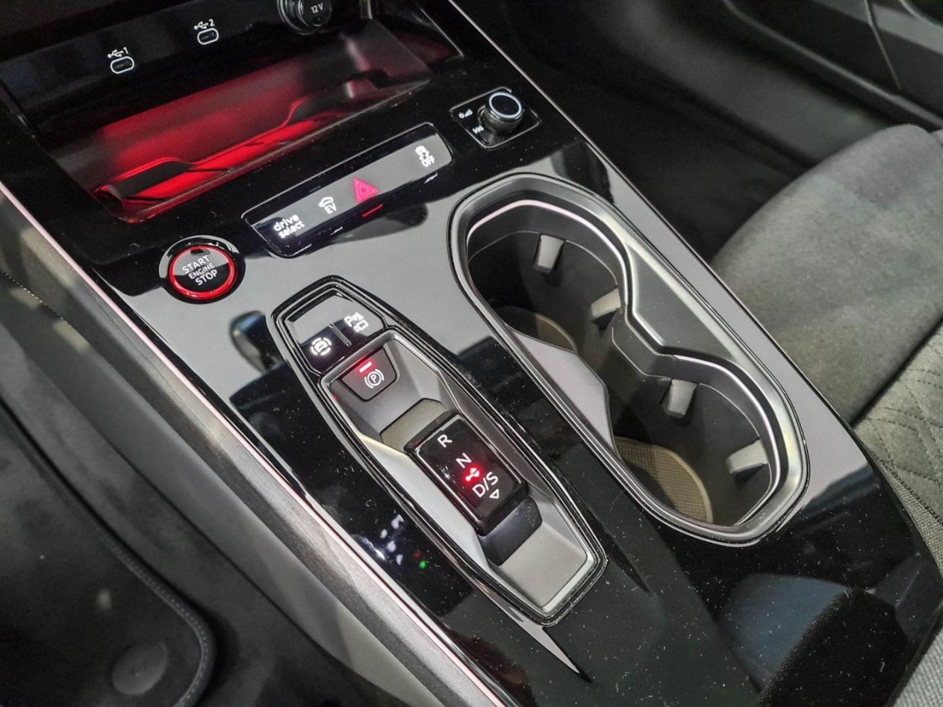 Audi A6 Limousine e-hybrid edition one