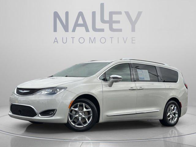 2019 Chrysler Pacifica Limited's photo