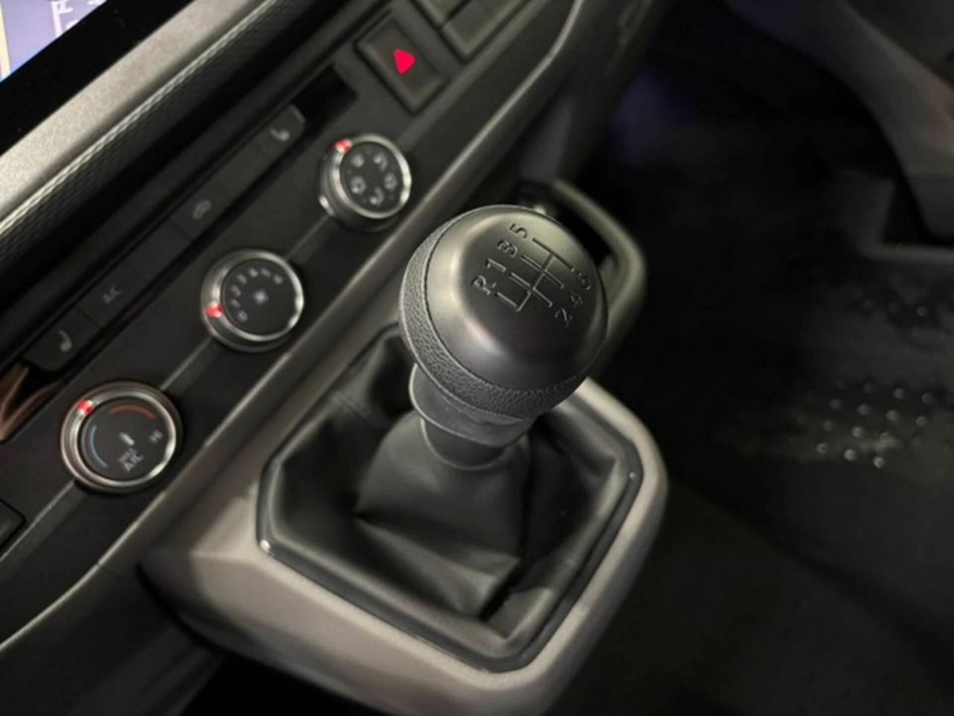 Volkswagen T6.1 Transporter Kasten kurzer Radstand