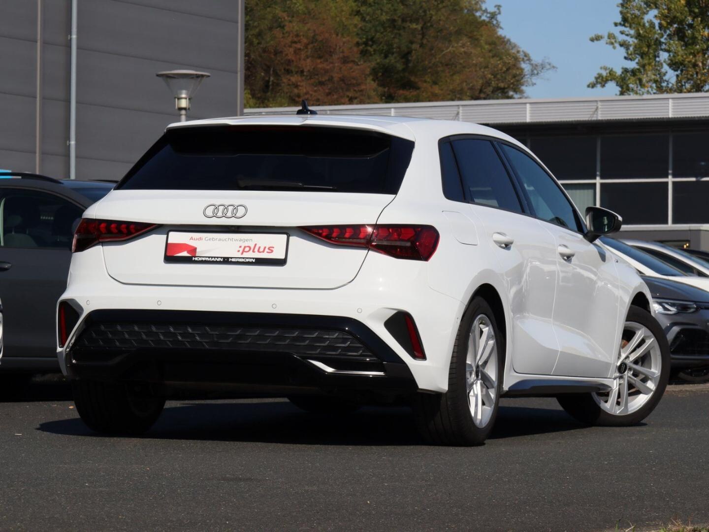 Bild über Audi A3 Sportback S line 35 TFSI S tronic - für weitere Informationen kontaktieren Sie den Audi Partner