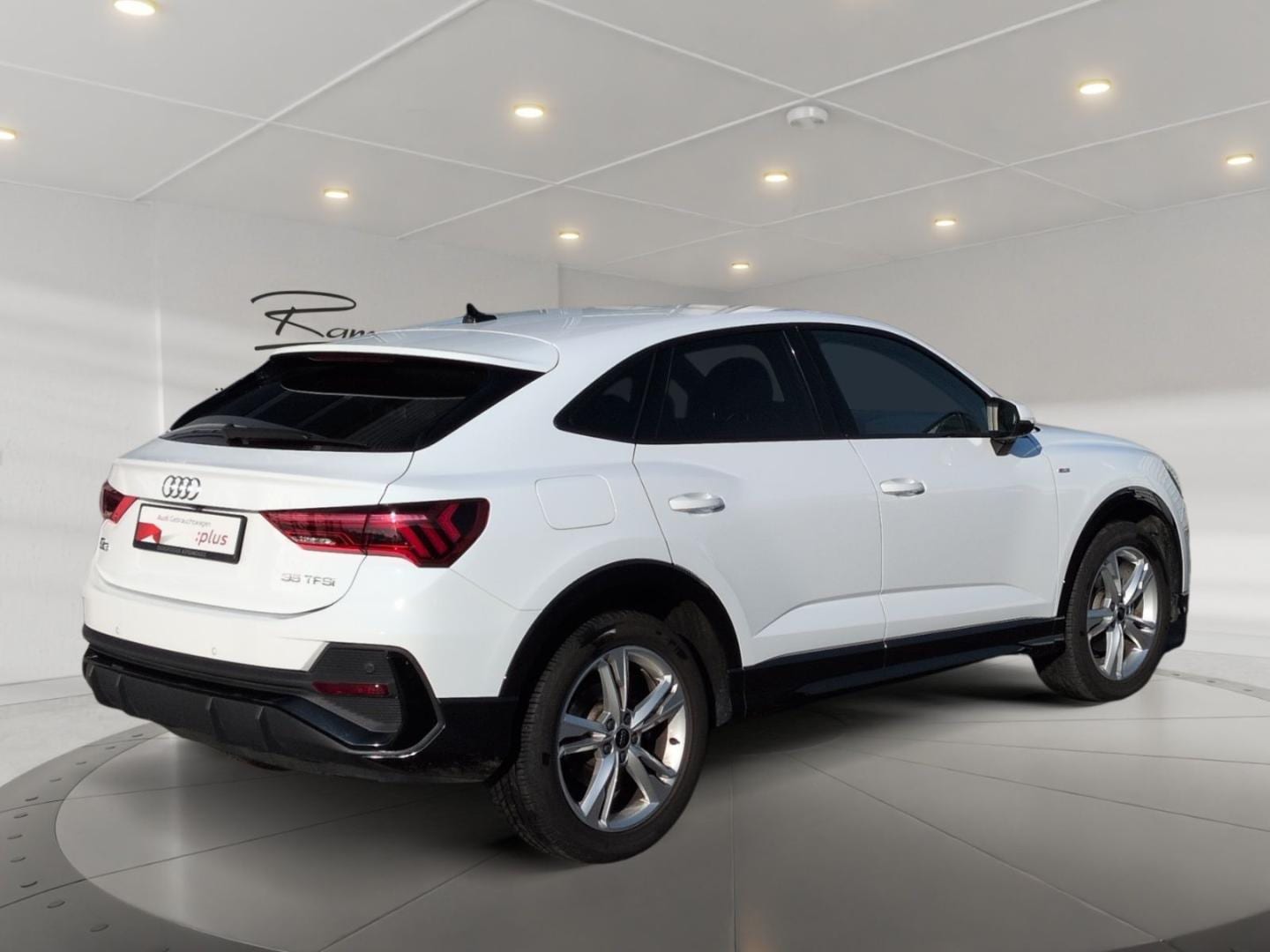 Bild über Audi Q3 Sportback S line 35 TFSI S tronic - für weitere Informationen kontaktieren Sie den Audi Partner