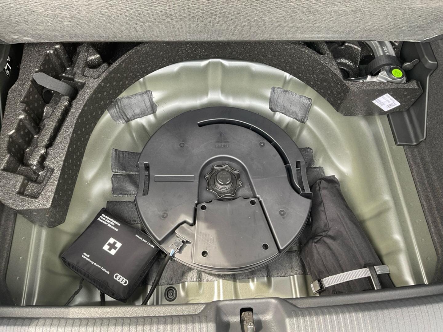 Bild über Audi Q2 S line 35 TFSI S tronic - für weitere Informationen kontaktieren Sie den Audi Partner