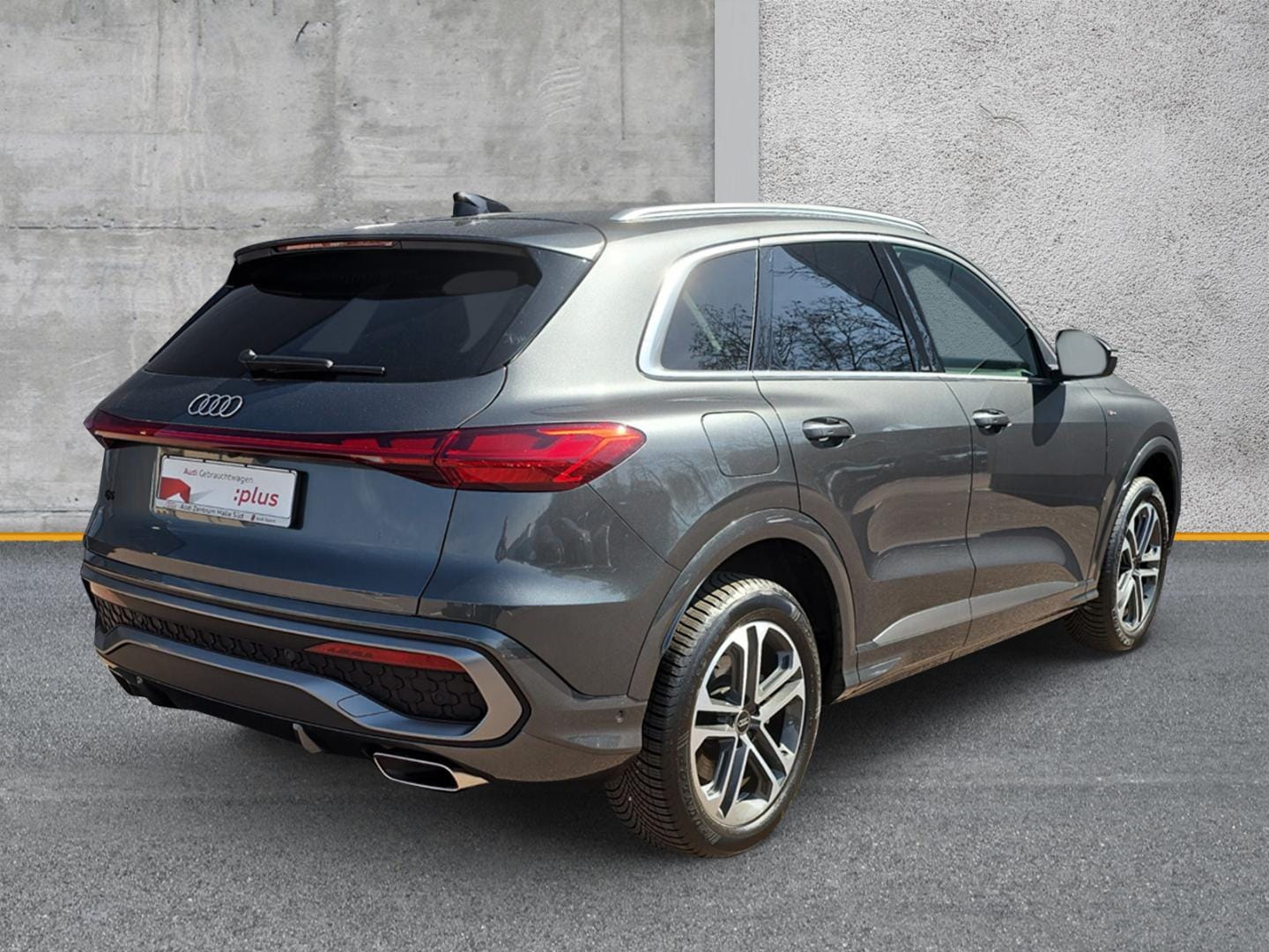 Bild über Audi Q5 SUV TFSI 150 kW S tronic - für weitere Informationen kontaktieren Sie den Audi Partner