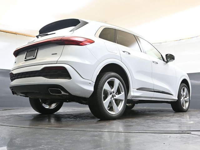 2025 Audi New Q5 Premium Plus - Photo 41