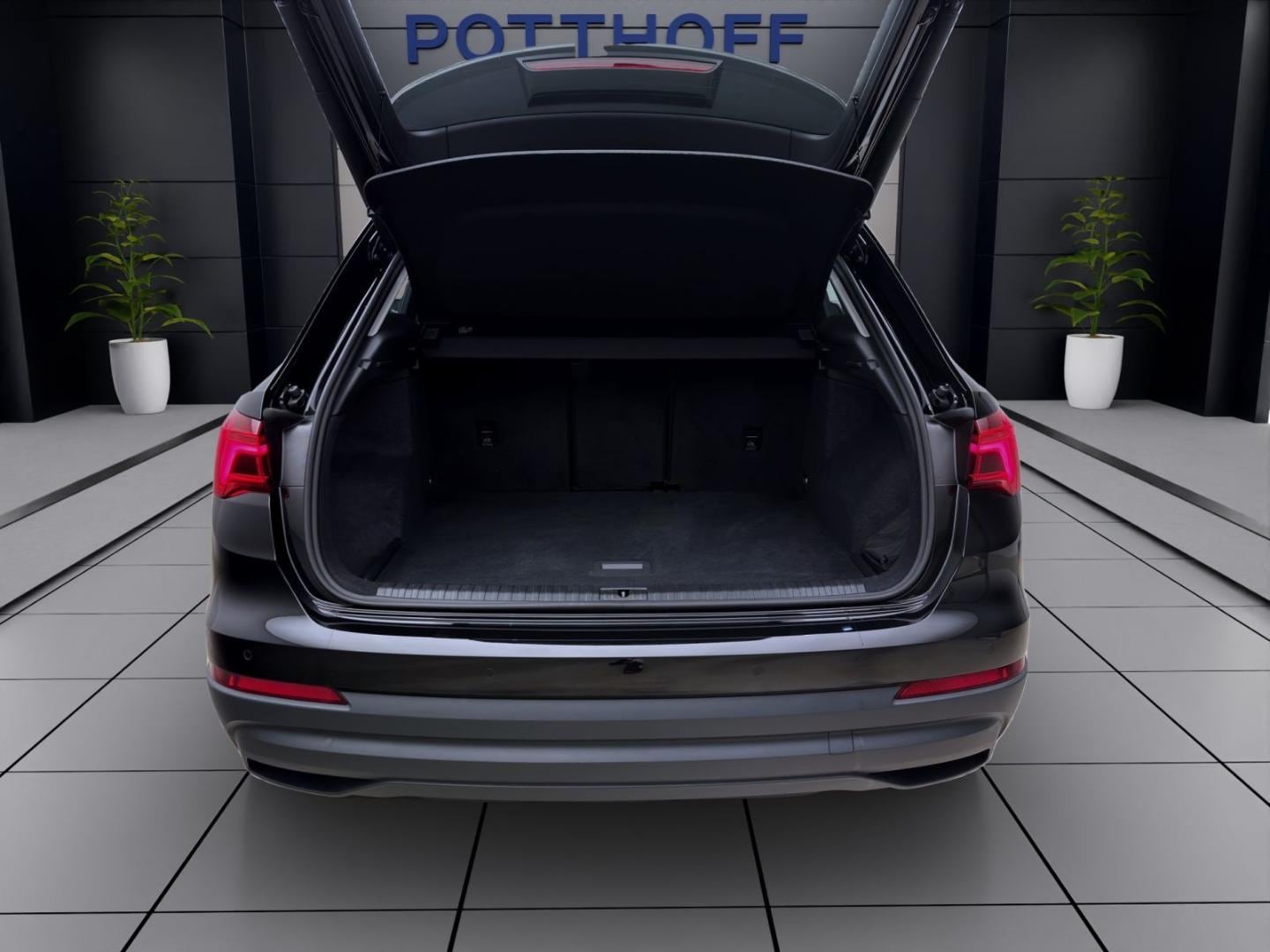 Bild über Audi Q3 35 TFSI S tronic - für weitere Informationen kontaktieren Sie den Audi Partner