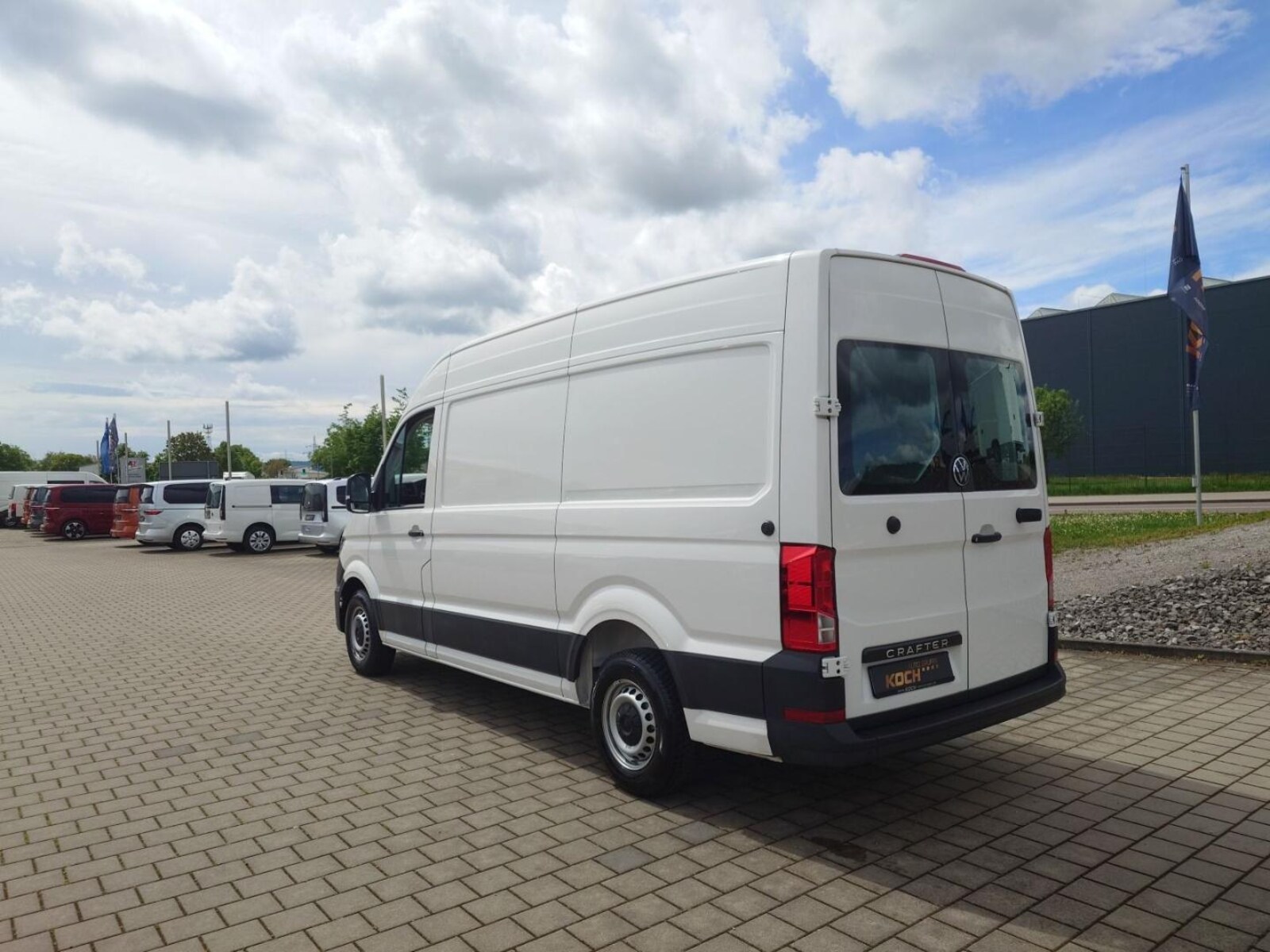 Volkswagen Crafter Kasten mittlerer Radstand – Bild 3