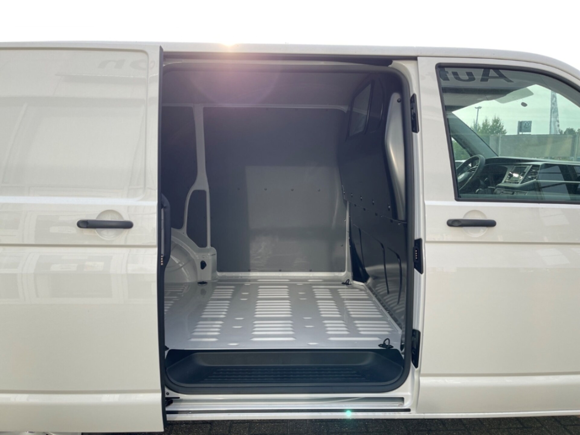 Volkswagen T6.1 Transporter Kasten kurzer Radstand