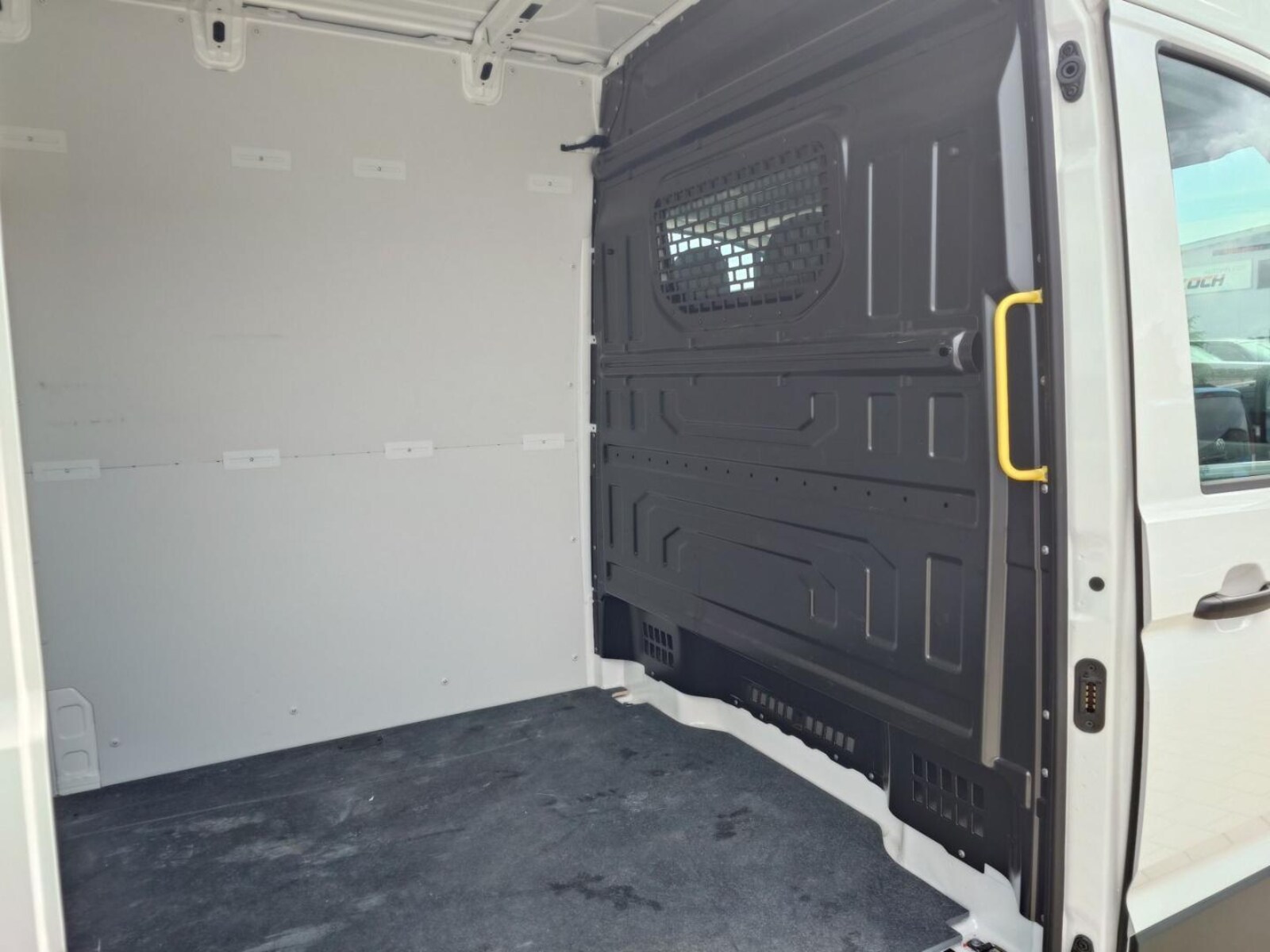 Volkswagen Crafter Kasten mittlerer Radstand – Bild 14