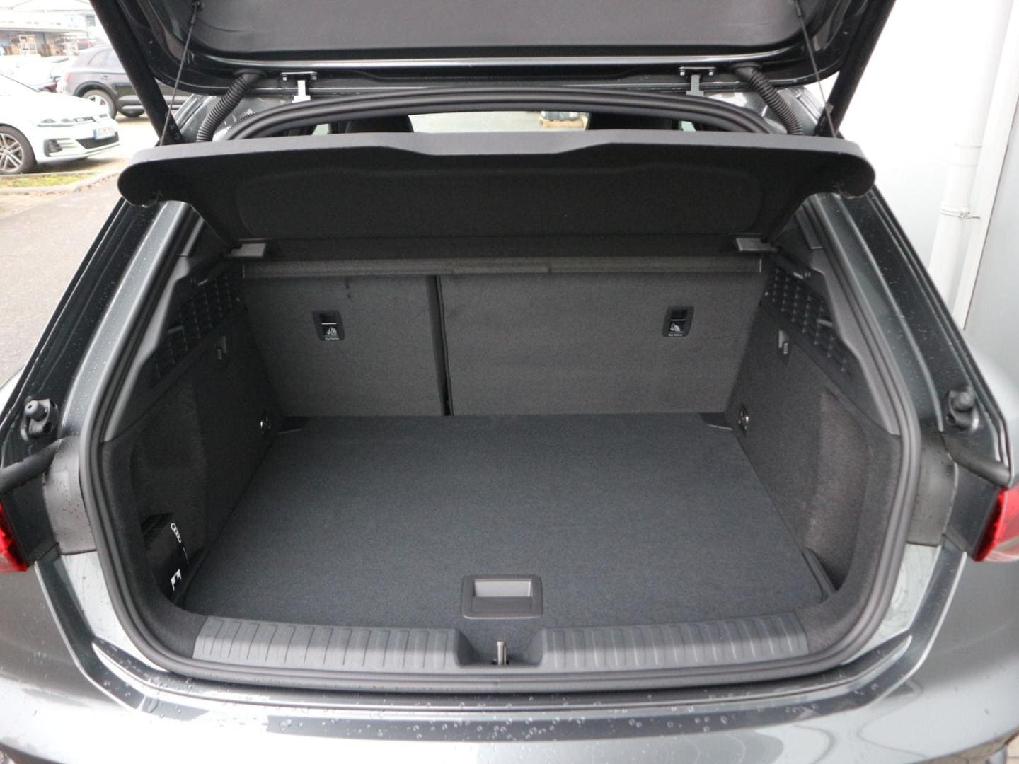 Bild über Audi A3 Sportback S line 35 TDI S tronic - für weitere Informationen kontaktieren Sie den Audi Partner