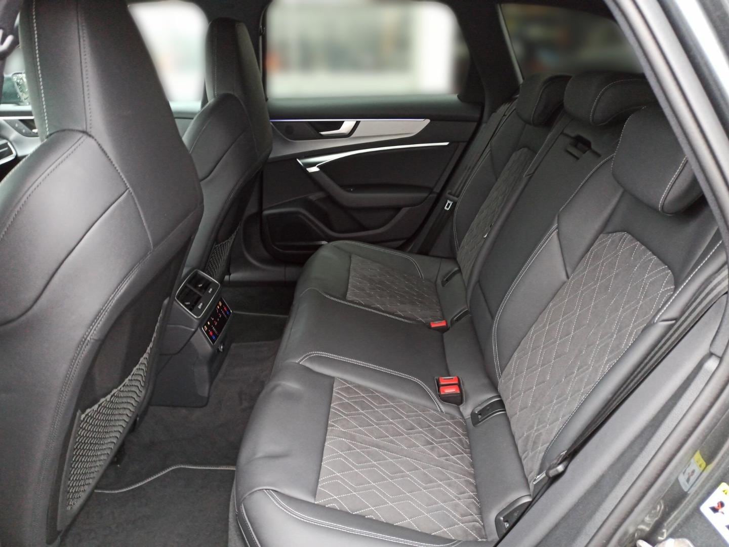 Bild über Audi S6 Avant TDI quattro tiptronic - für weitere Informationen kontaktieren Sie den Audi Partner