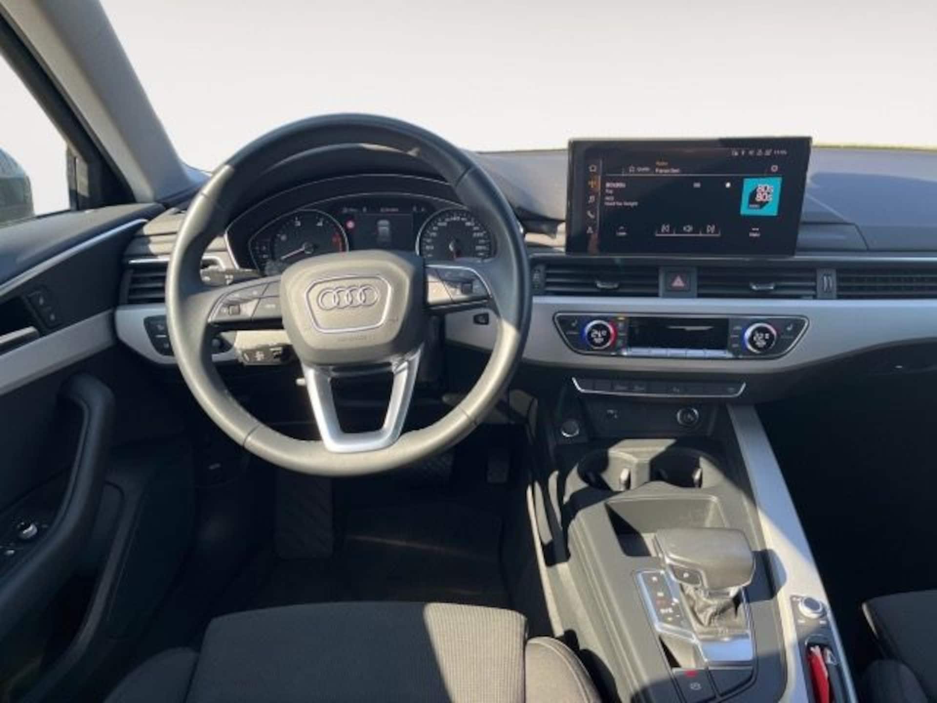 Audi A4 Avant S line