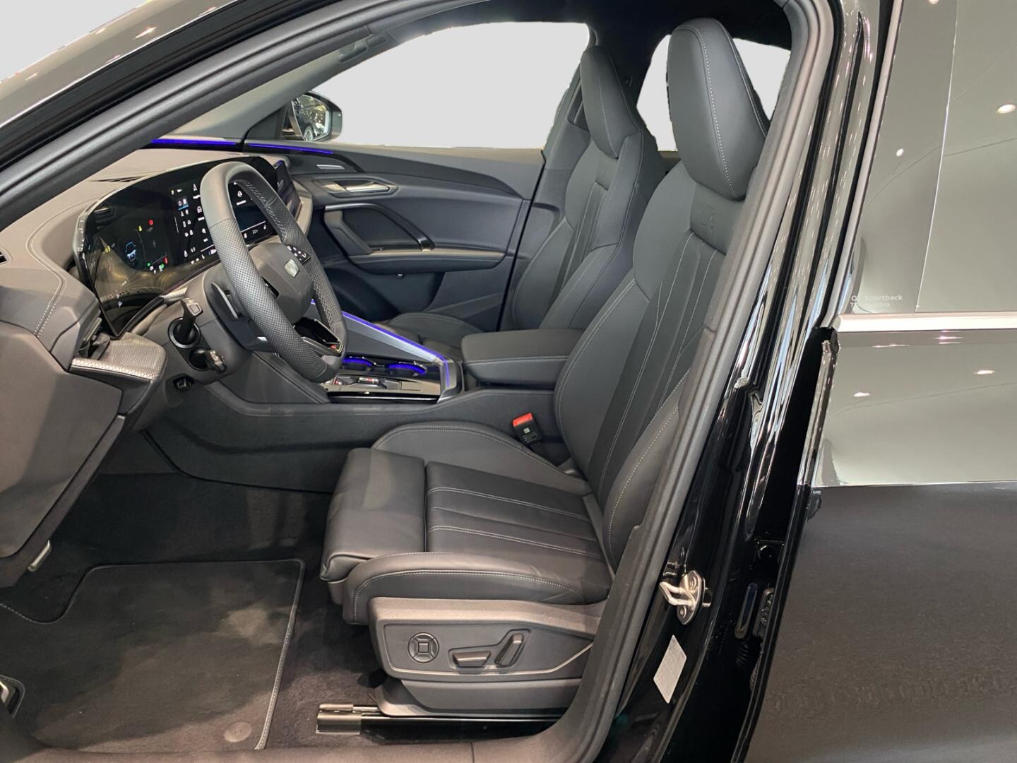 Bild über Audi Q5 Sportback TDI quattro 150 kW S tronic - für weitere Informationen kontaktieren Sie den Audi Partner
