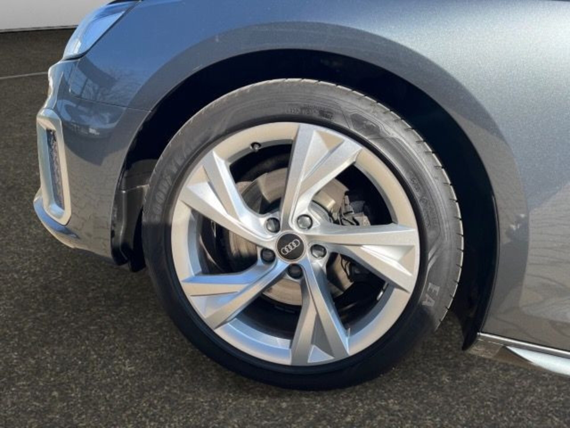 Audi A4 Avant S line