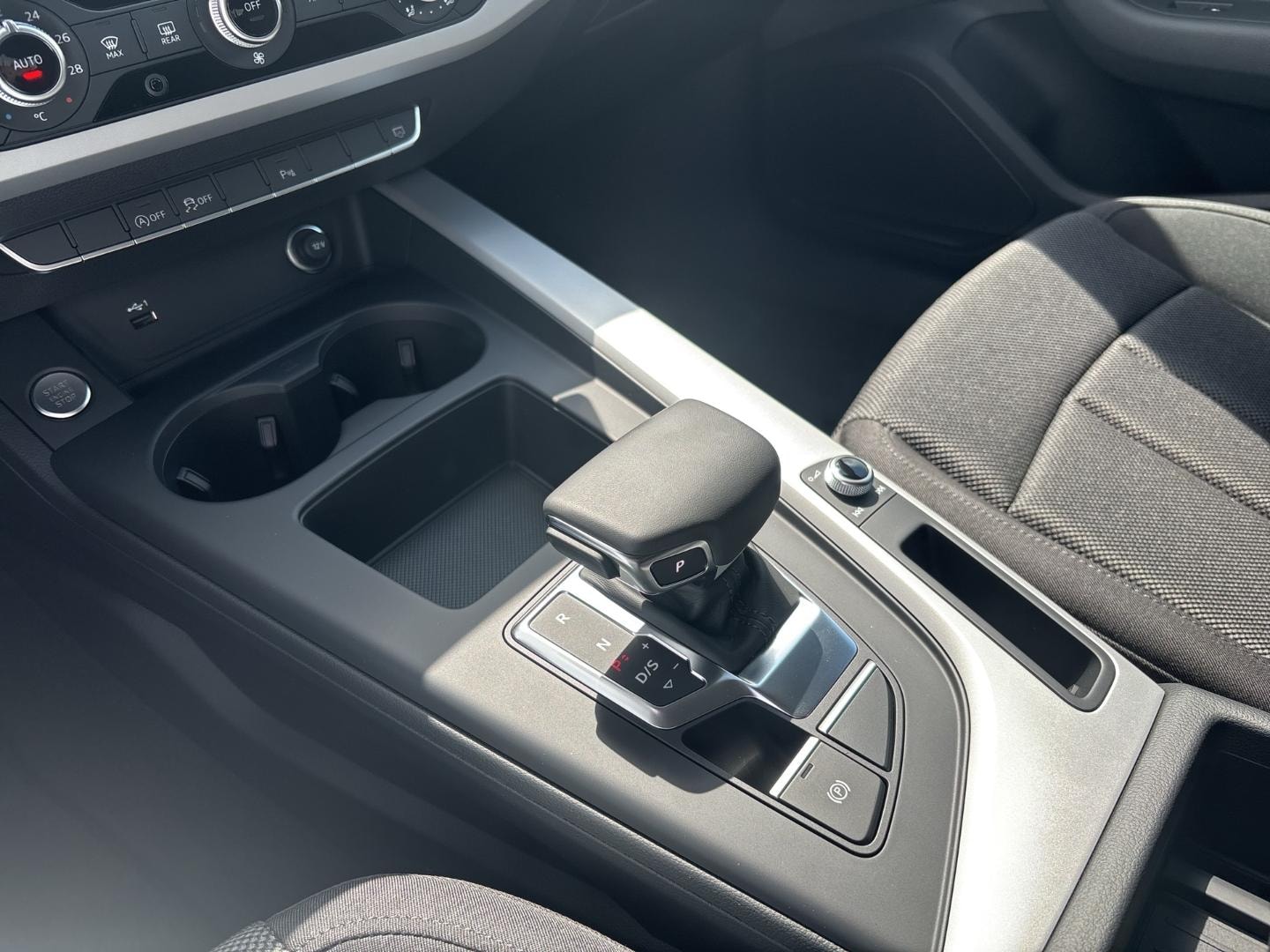 Bild über Audi A4 Avant S line 35 TDI S tronic - für weitere Informationen kontaktieren Sie den Audi Partner