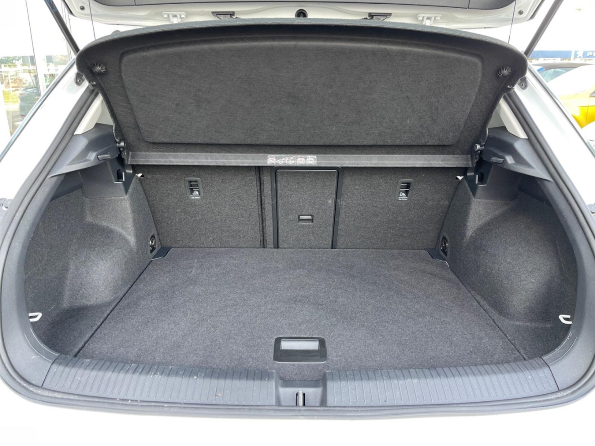Volkswagen T-Roc Active