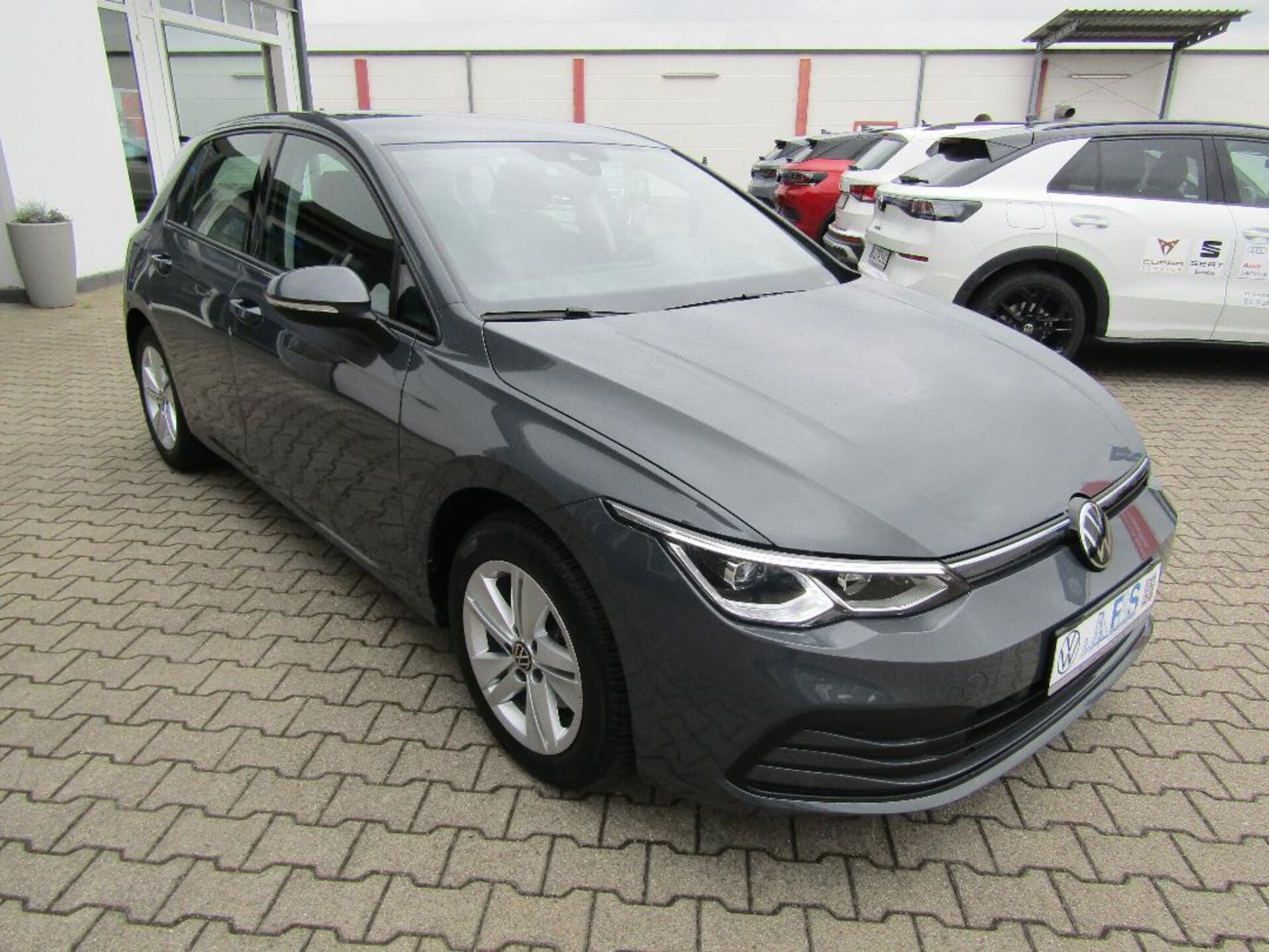 Volkswagen Golf Life