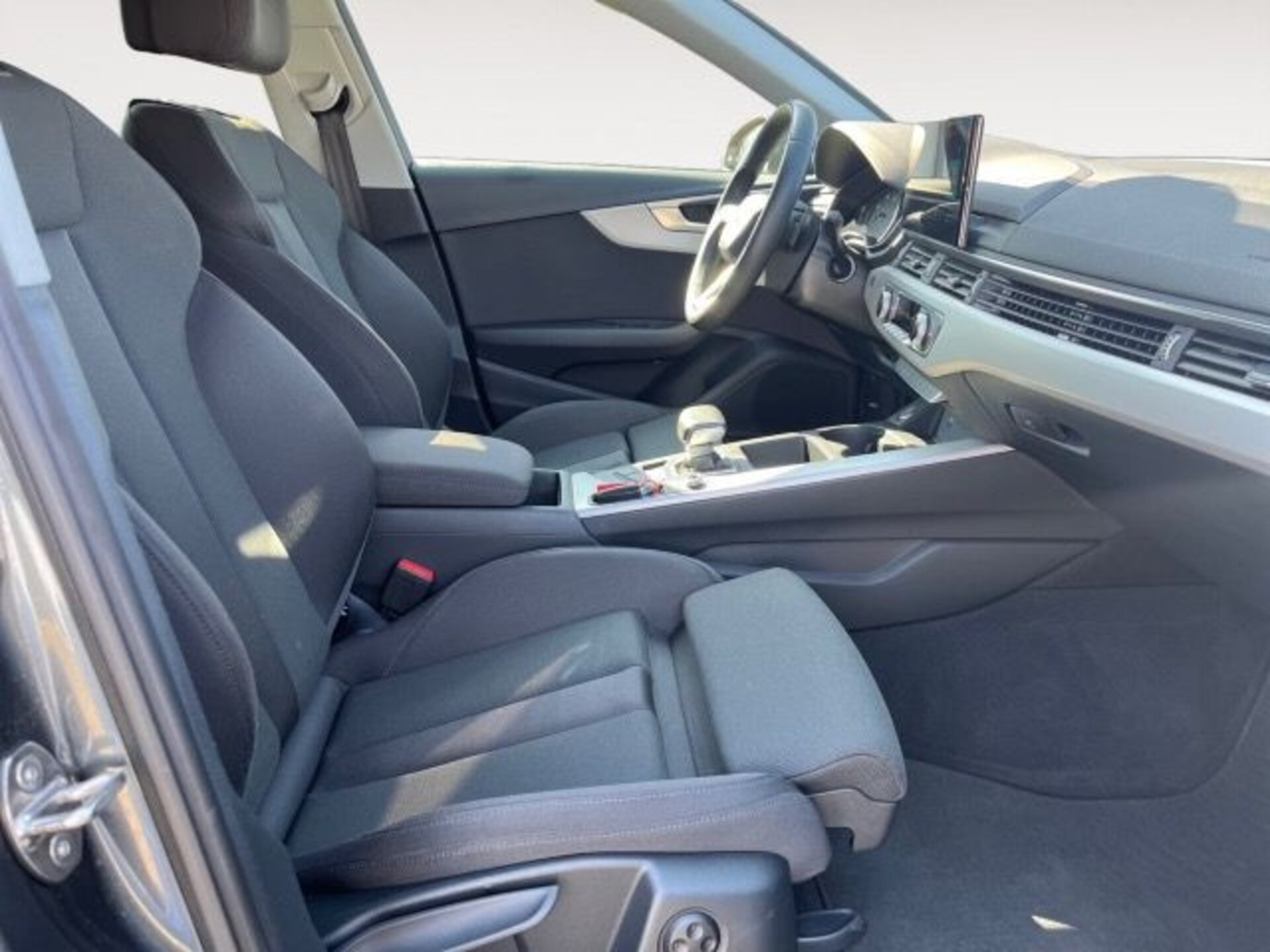 Audi A4 Avant S line