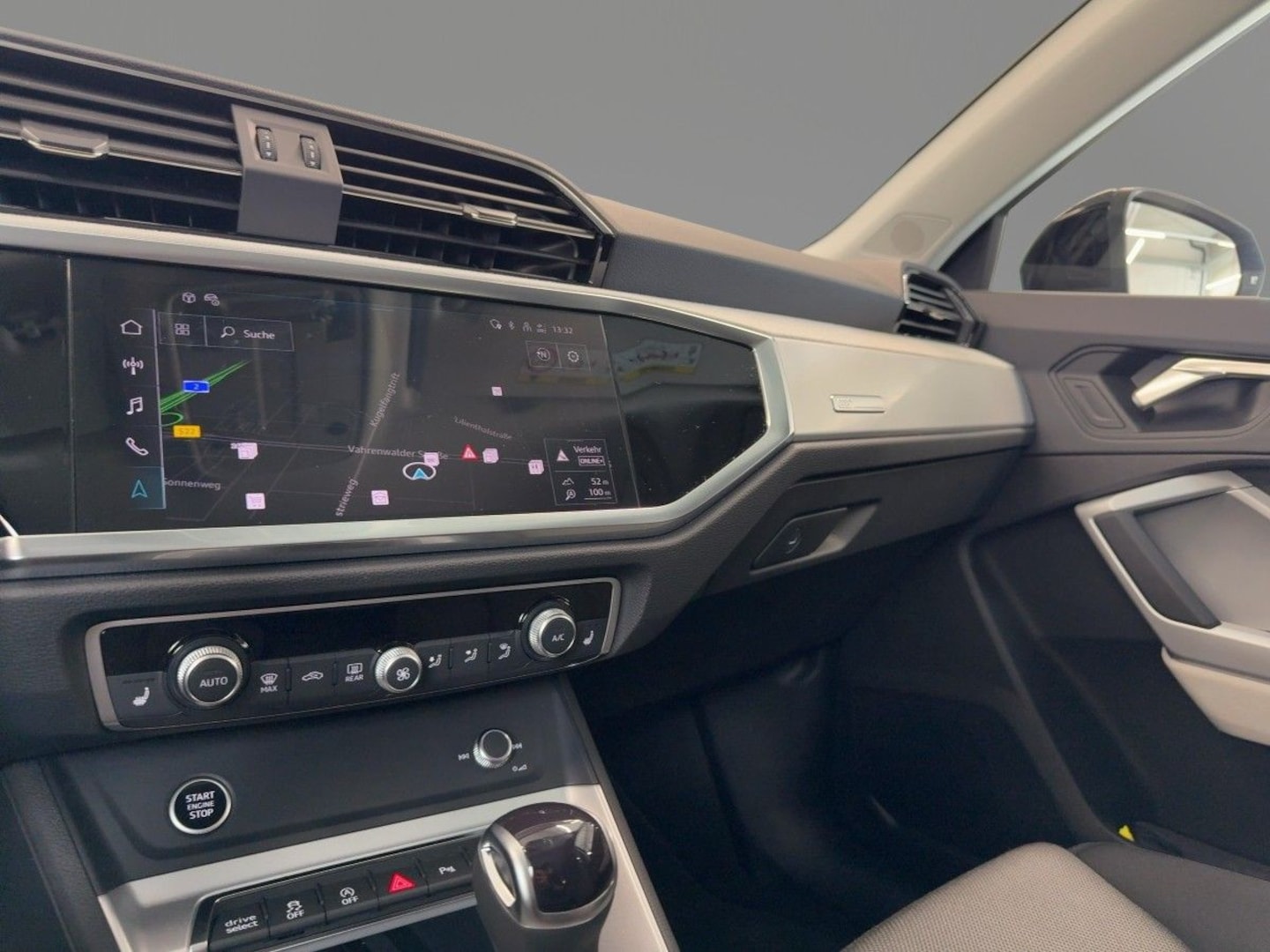 Bild über Audi Q3 advanced 35 TFSI S tronic - für weitere Informationen kontaktieren Sie den Audi Partner