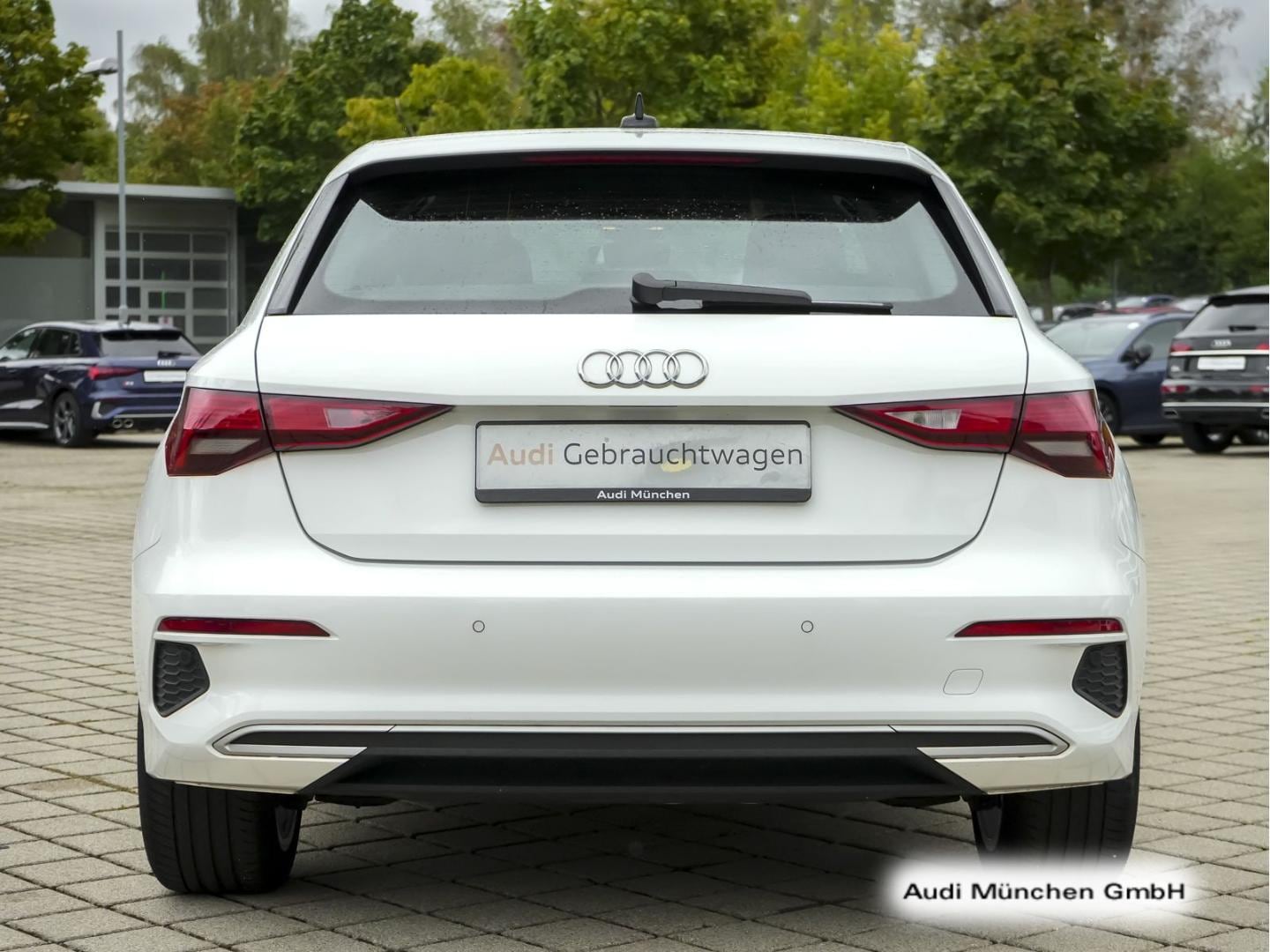 Bild über Audi A3 Sportback advanced 30 TFSI Schaltgetriebe - für weitere Informationen kontaktieren Sie den Audi Partner