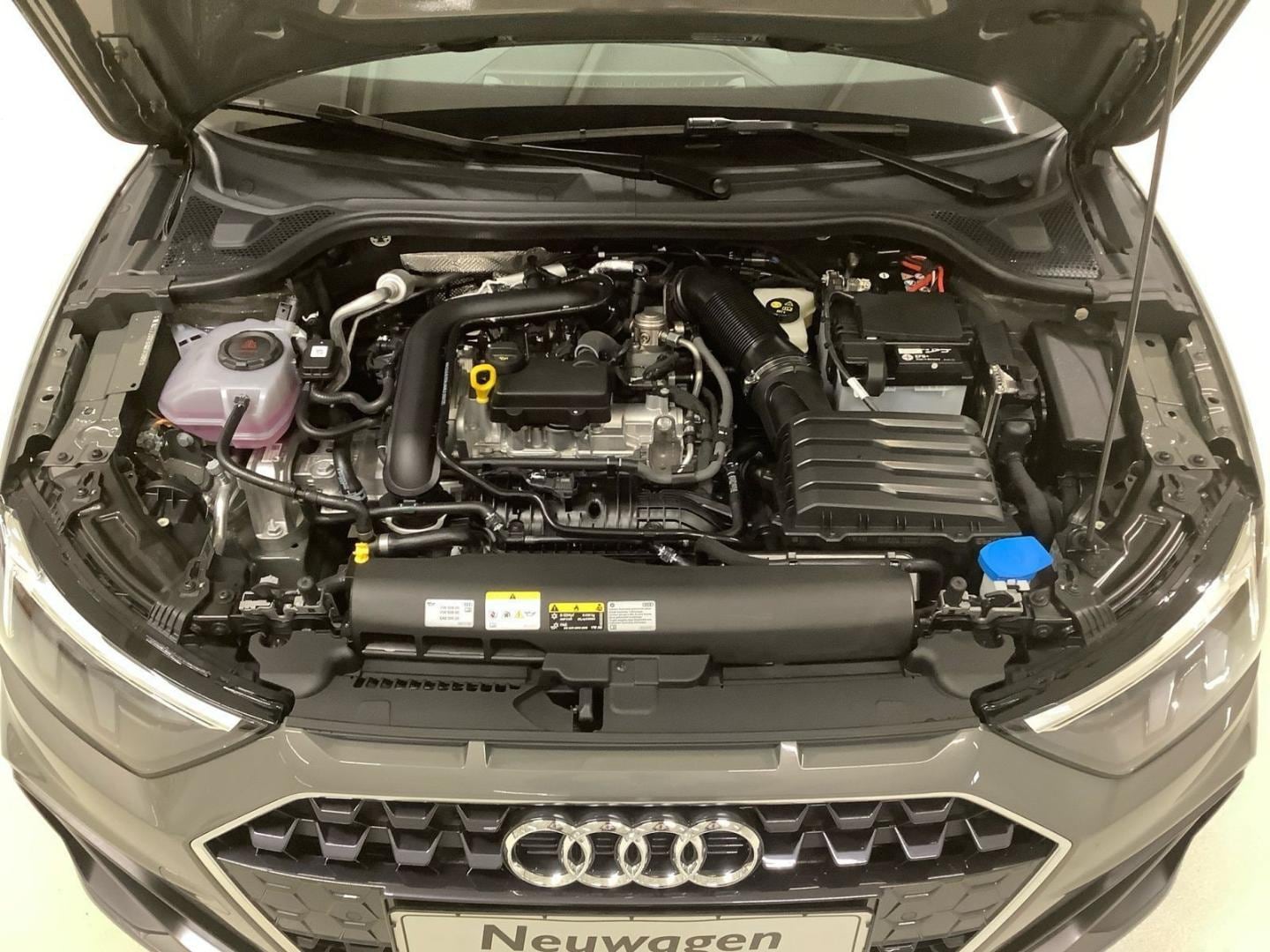 Bild über Audi A1 Sportback S line 25 TFSI Schaltgetriebe - für weitere Informationen kontaktieren Sie den Audi Partner