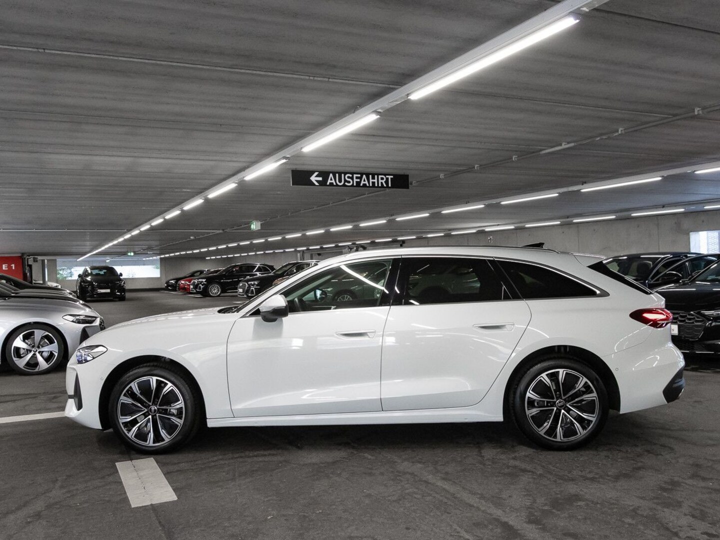 Bild über Audi A5 Avant TFSI S tronic - für weitere Informationen kontaktieren Sie den Audi Partner