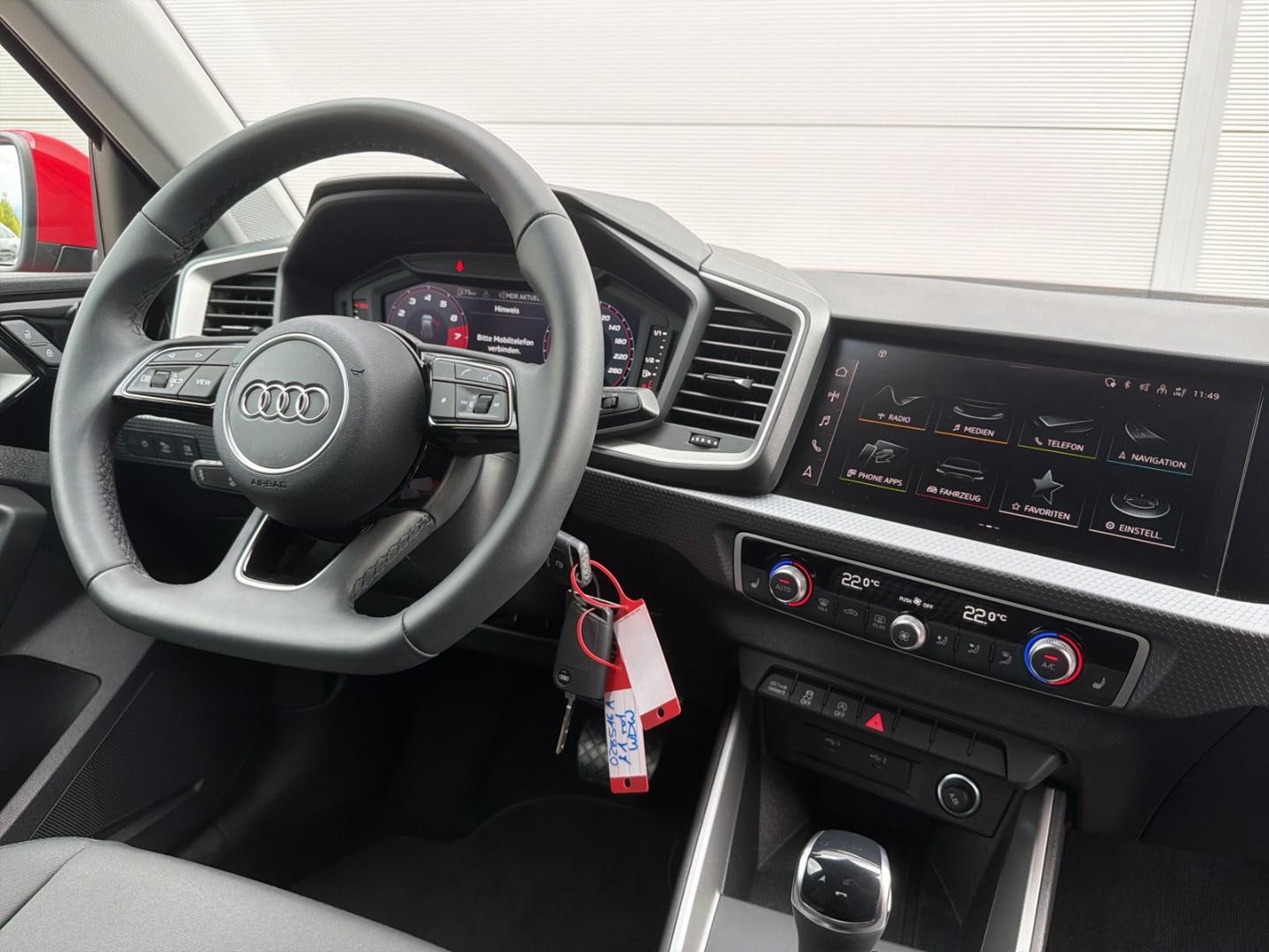 Bild über Audi A1 Sportback S line 30 TFSI S tronic - für weitere Informationen kontaktieren Sie den Audi Partner