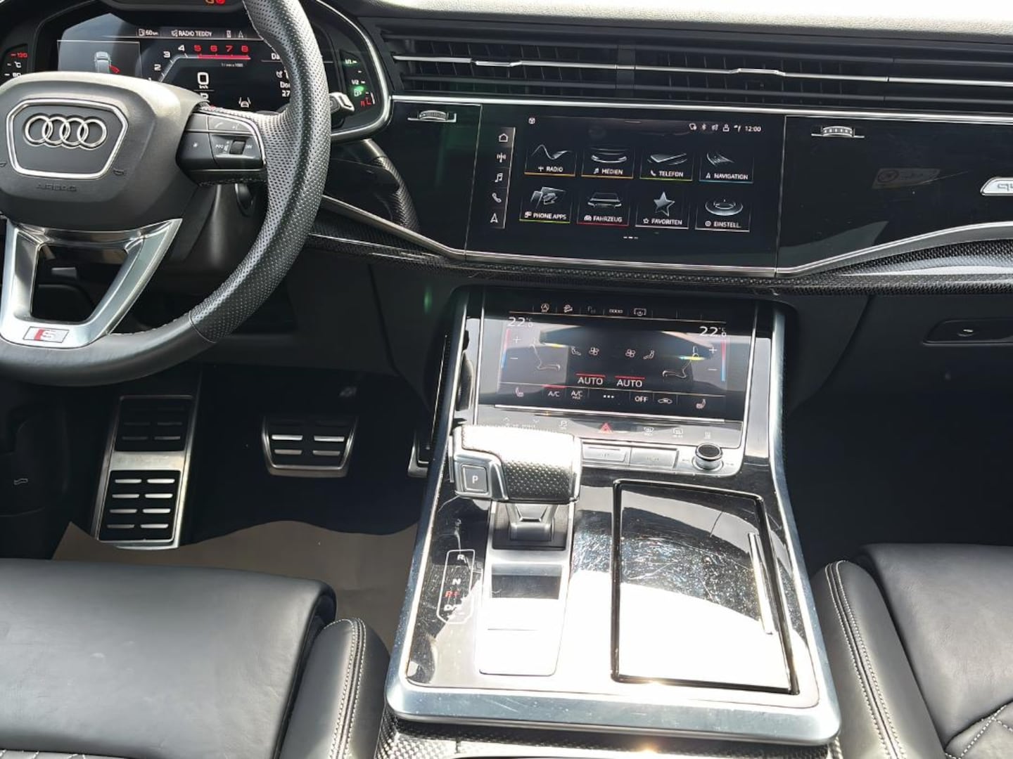 Bild über Audi SQ7 competition plus TFSI quattro tiptronic - für weitere Informationen kontaktieren Sie den Audi Partner