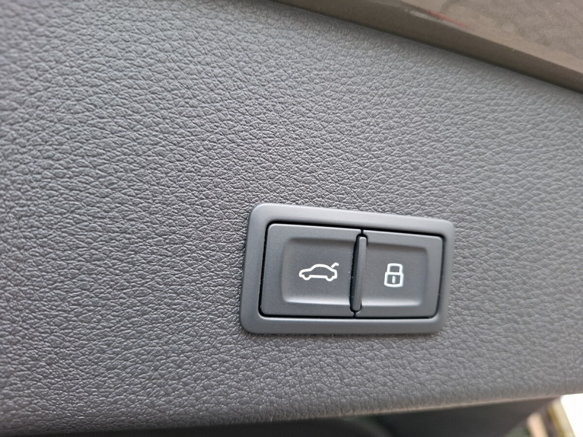 Image about Audi Q8 Sportback e-tron advanced 50 e-tron quattro