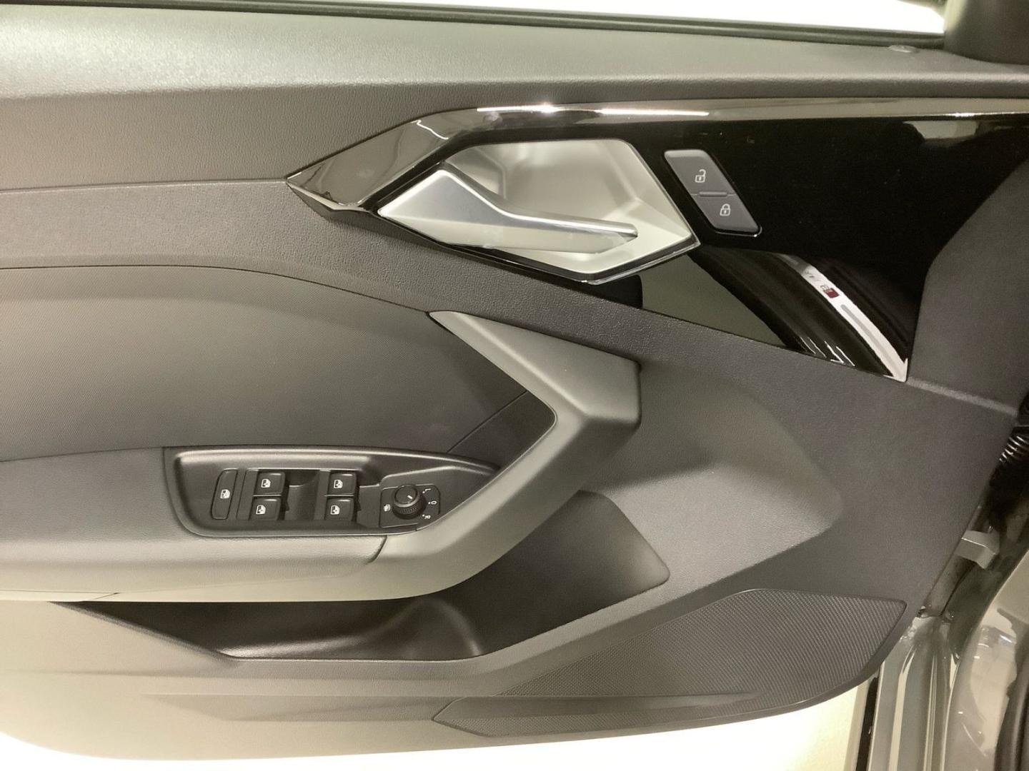Bild über Audi A1 Sportback S line 25 TFSI Schaltgetriebe - für weitere Informationen kontaktieren Sie den Audi Partner