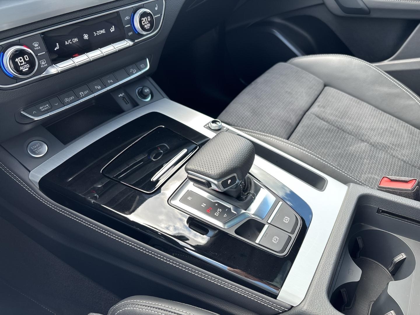Bild über Audi Q5 40 TDI quattro 150 kW S tronic - für weitere Informationen kontaktieren Sie den Audi Partner