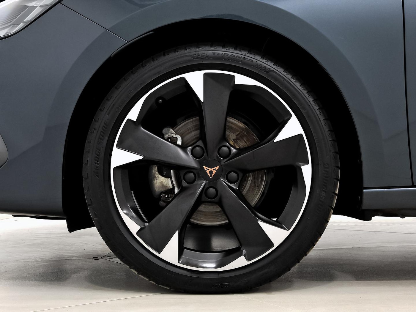 CUPRA Leon León 1.5 eTSI DSG 110 kW (150 CV) — photo 9