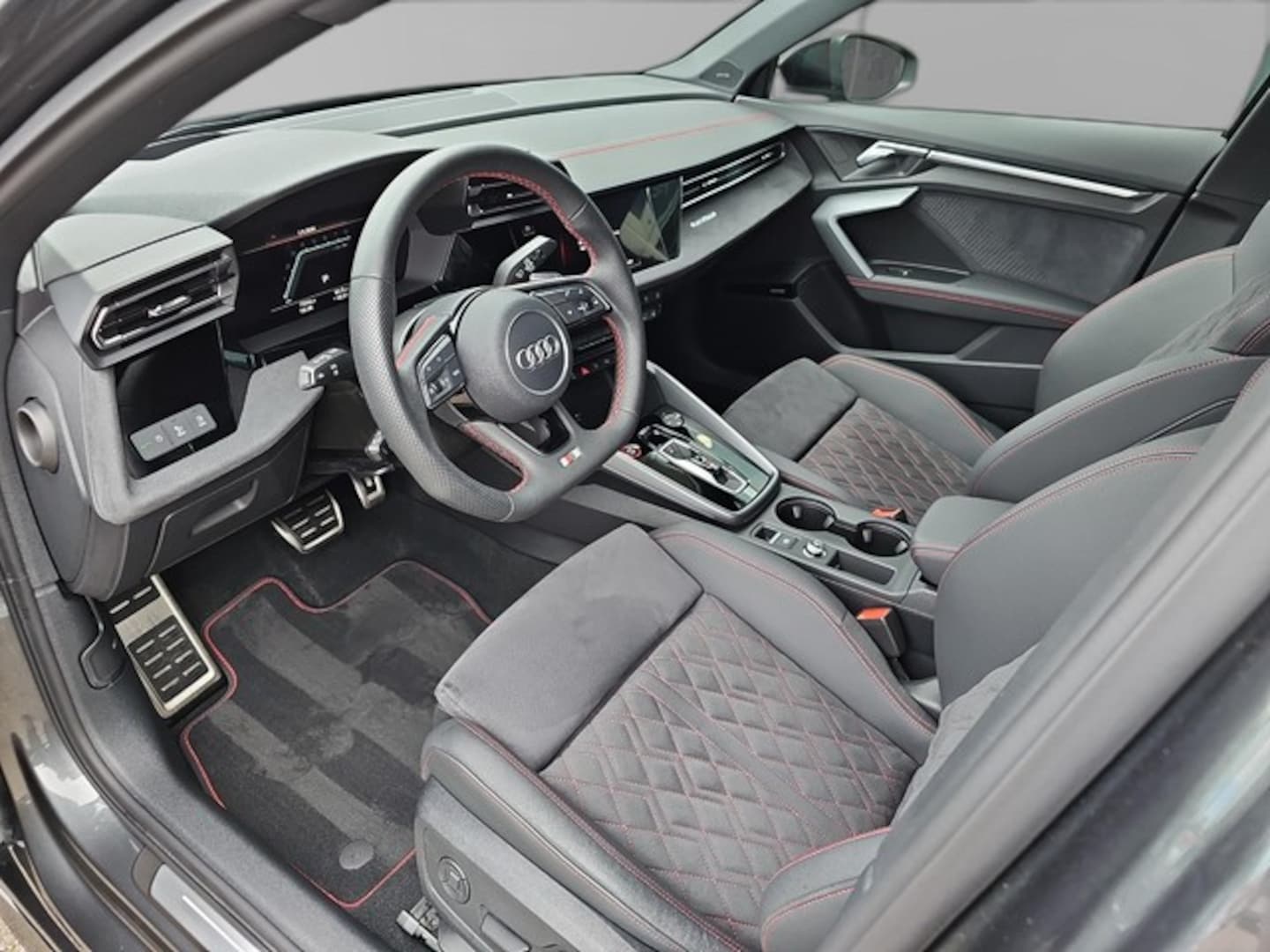 Bild über Audi S3 Sportback TFSI quattro S tronic - für weitere Informationen kontaktieren Sie den Audi Partner