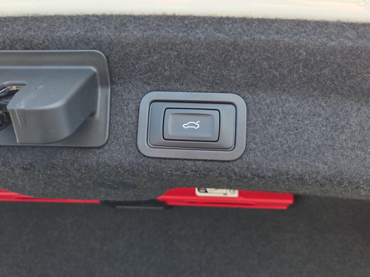 Bild über Audi S6 Limousine TDI quattro tiptronic - für weitere Informationen kontaktieren Sie den Audi Partner
