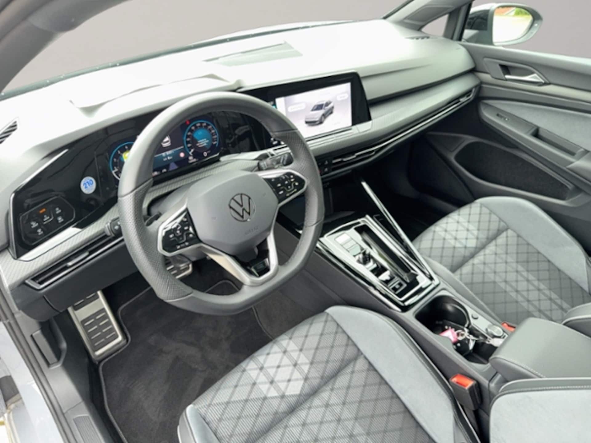 Volkswagen Golf Variant R-Line