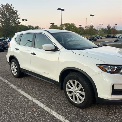 Used 2019 Nissan Rogue S with VIN KNMAT2MV8KP556886 for sale in Maplewood, Minnesota