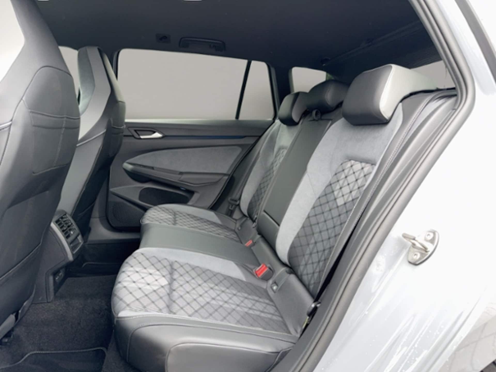 Volkswagen Golf Variant R-Line