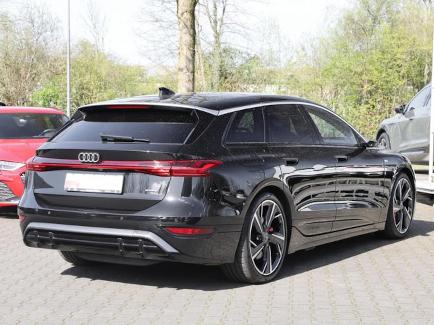 Bild über Audi A6 Avant e-tron e-tron quattro - für weitere Informationen kontaktieren Sie den Audi Partner