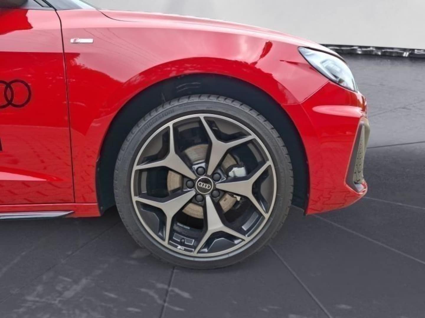 Bild über Audi A1 Sportback S line 35 TFSI S tronic - für weitere Informationen kontaktieren Sie den Audi Partner