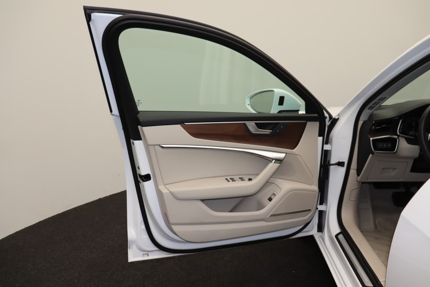 Bild über Audi A6 Avant 50 TDI quattro tiptronic - für weitere Informationen kontaktieren Sie den Audi Partner